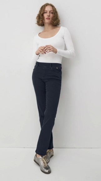 AM-1021-56-2000x3000-23_8ee9fd26-c5e2-41f8-b48a-55be9a52c226