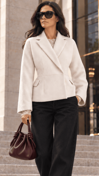 Krotka-kurtka-w-kolorze-kremowym-Melania_7967-2_EZURI_1